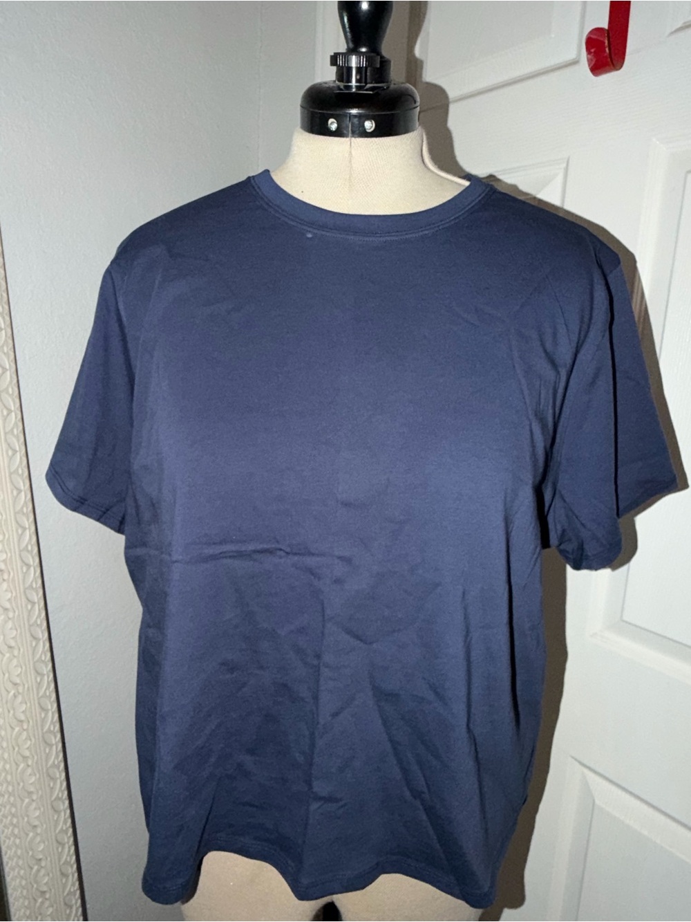 Abercrombie & Fitch Navy Short Sleeve skimming Tee